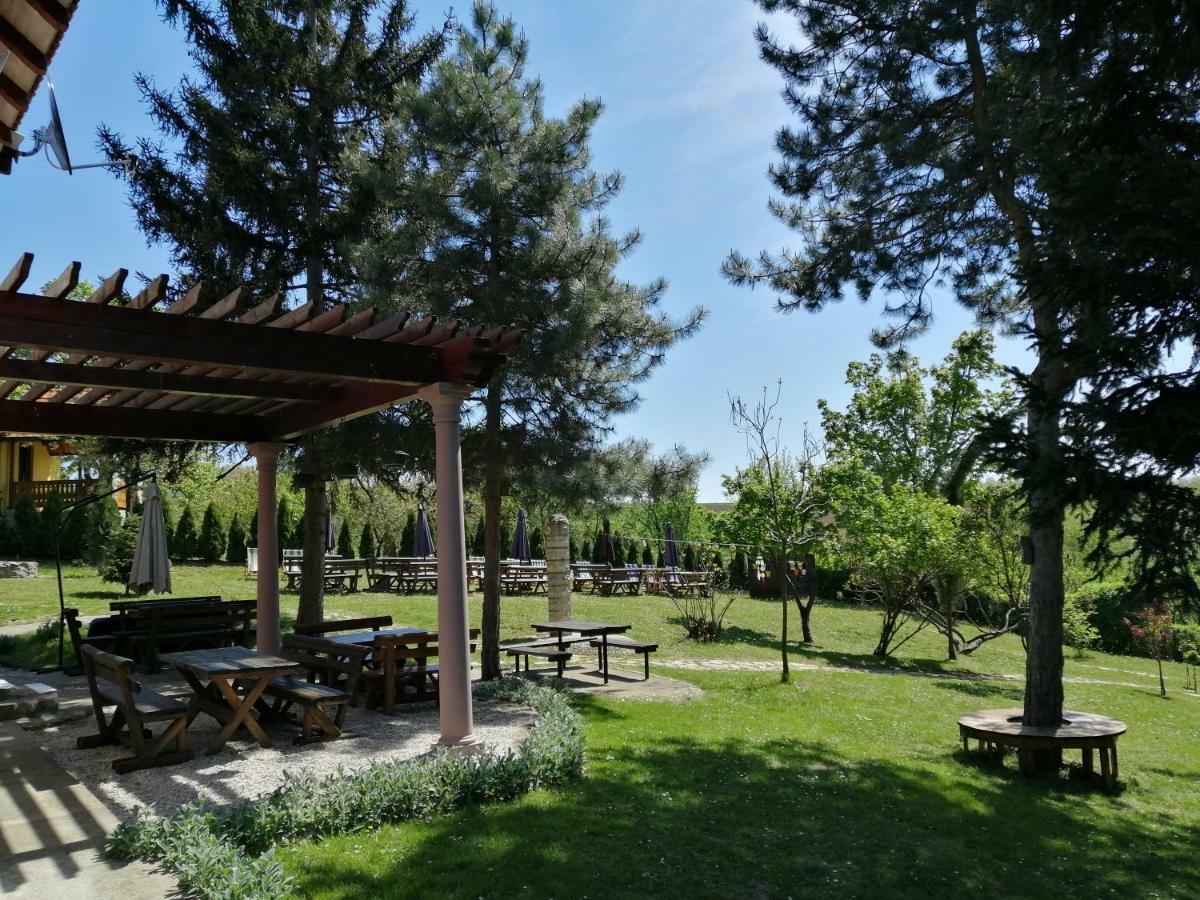 Vila Davidovic-Fruska Gora Mandelos Exterior foto