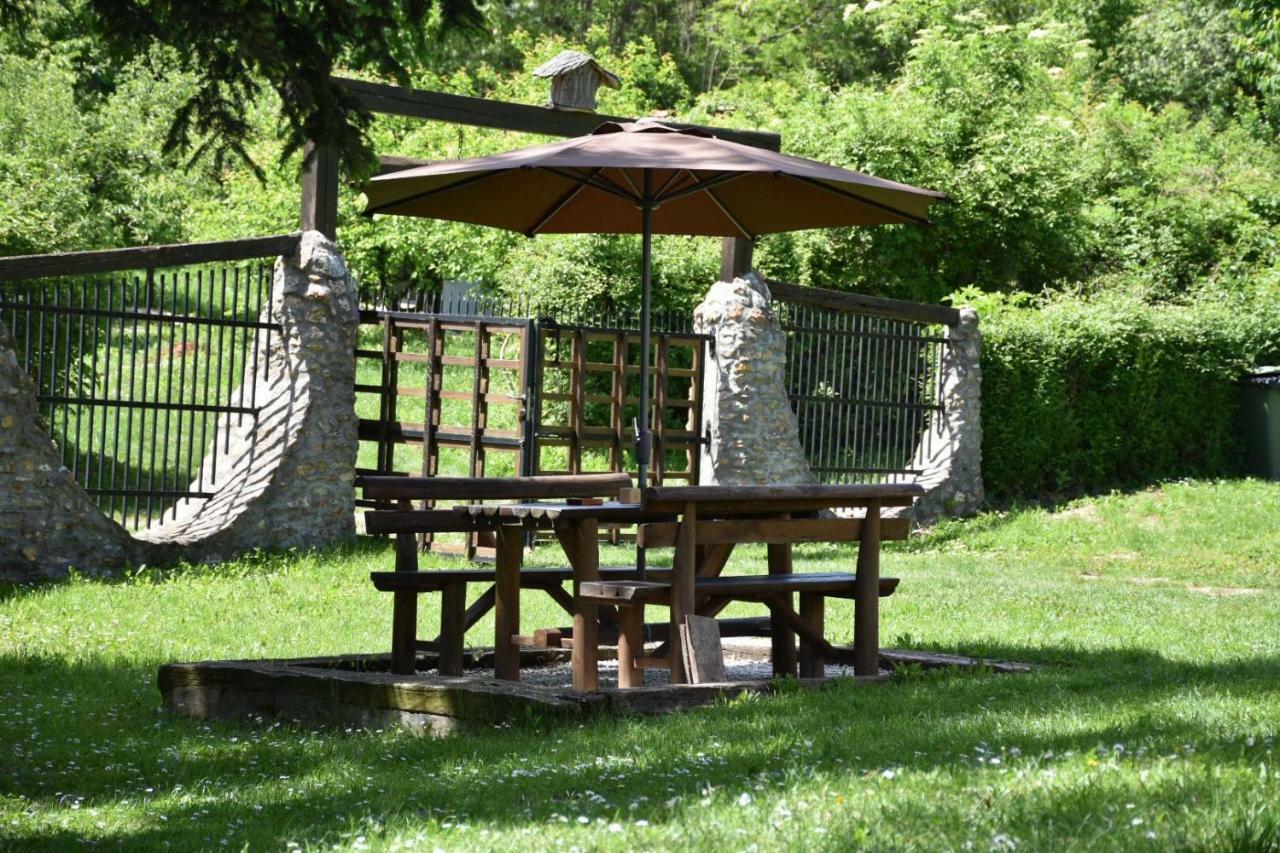 Vila Davidovic-Fruska Gora Mandelos Exterior foto